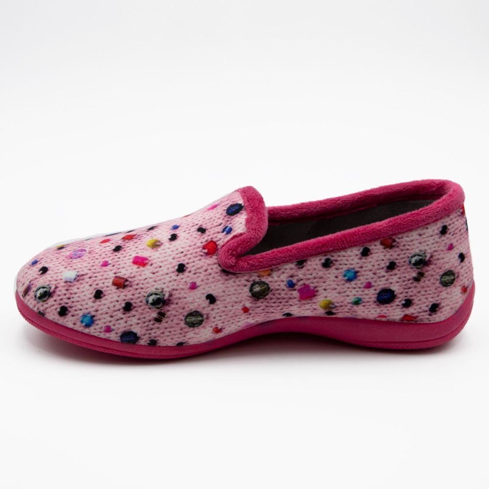 Zapatilla cerrada abalorios