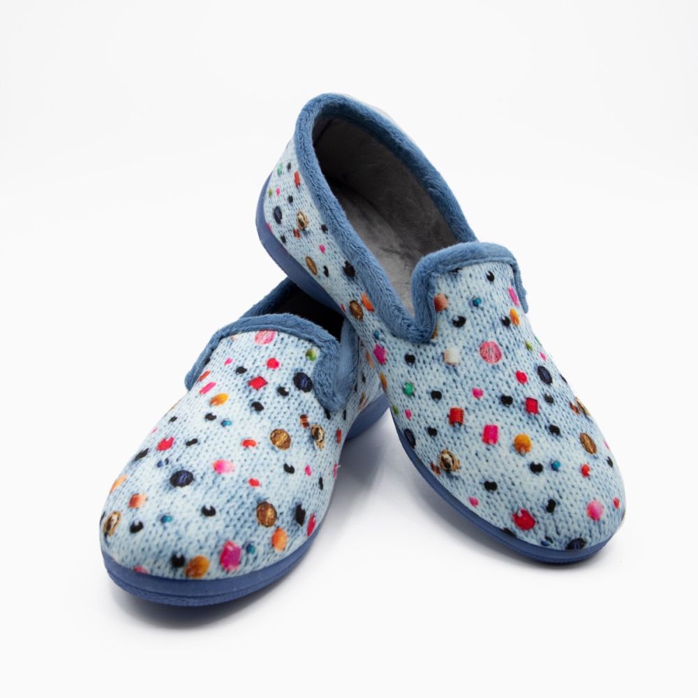 Zapatilla cerrada abalorios