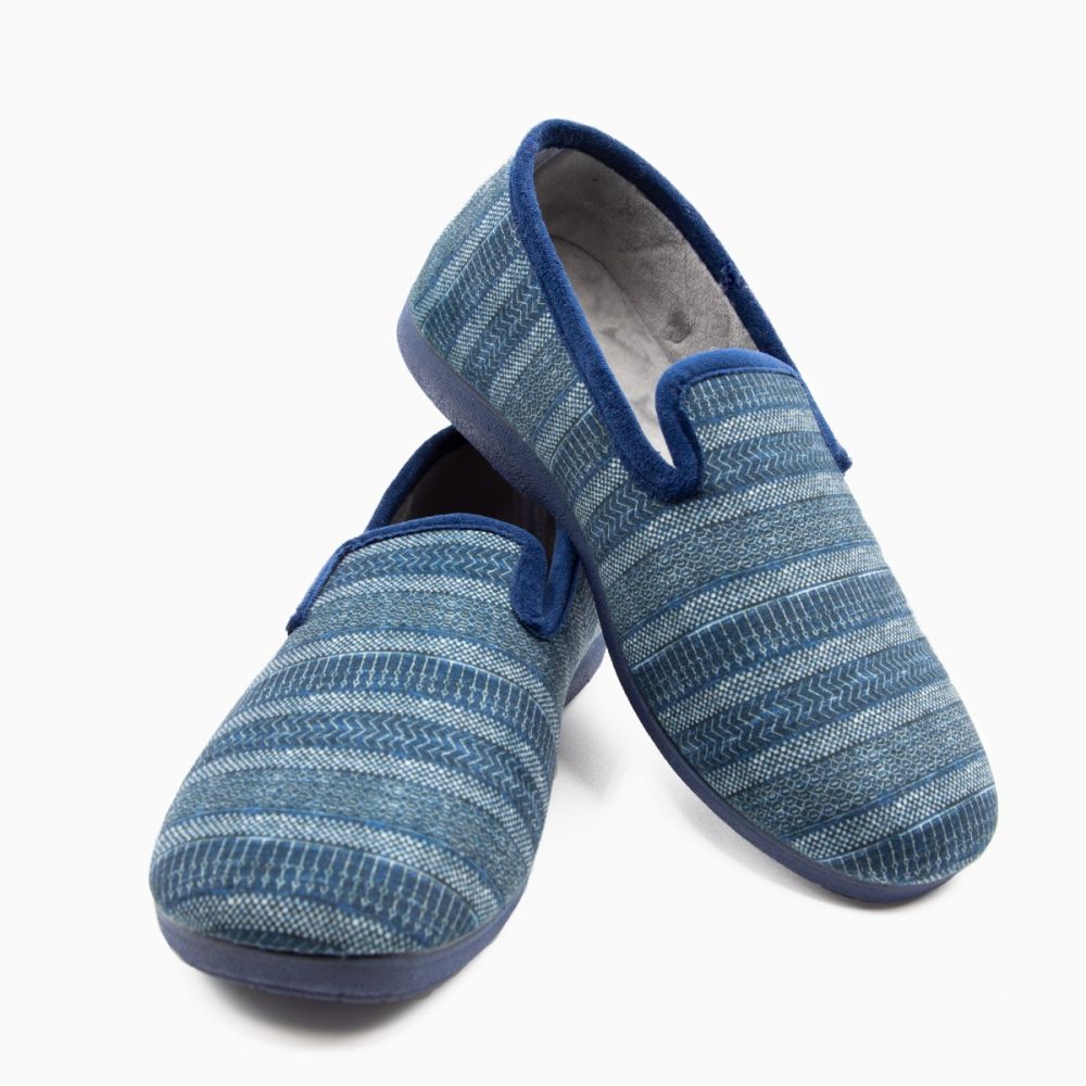 Zapatilla cerrada rayas