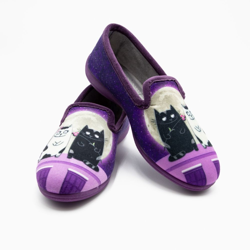 Zapatilla gatos enamorados
